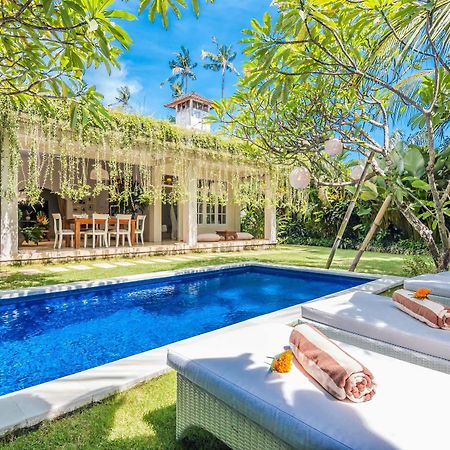 Villa Lodek Deluxe Seminyak Exteriör bild