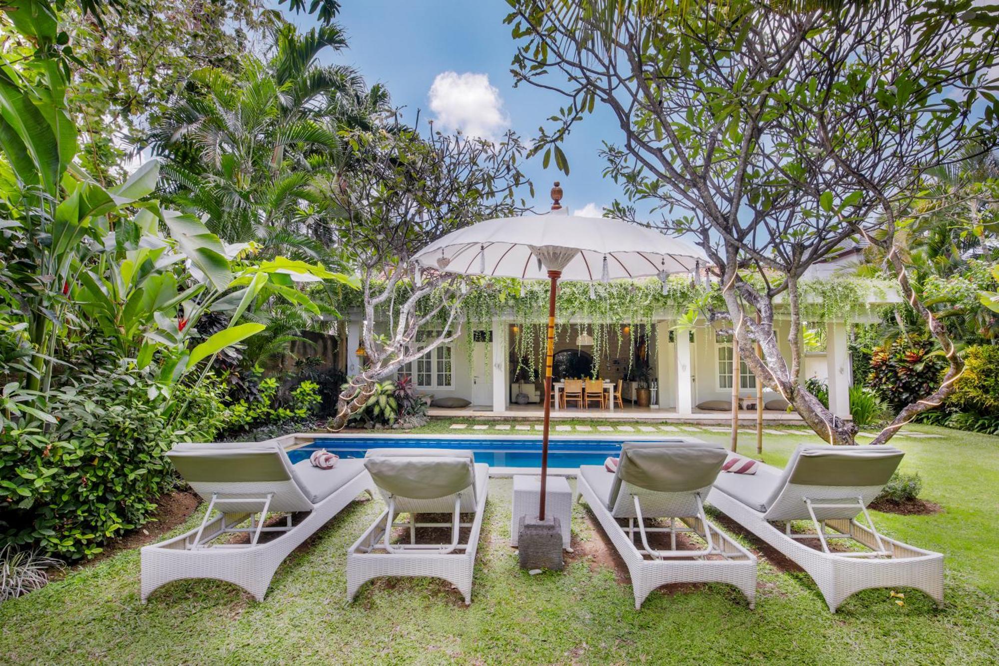 Villa Lodek Deluxe Seminyak Exteriör bild
