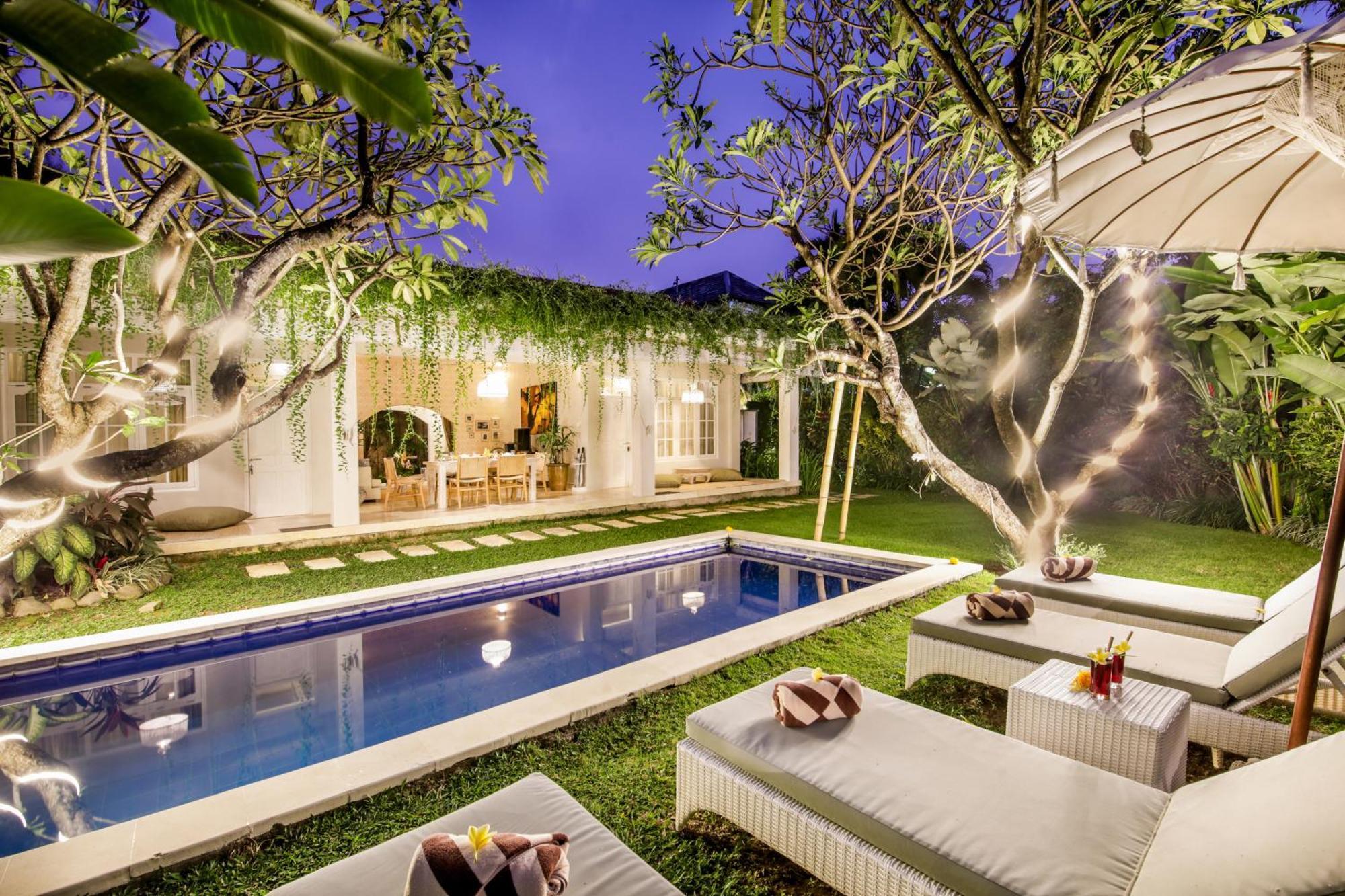 Villa Lodek Deluxe Seminyak Exteriör bild