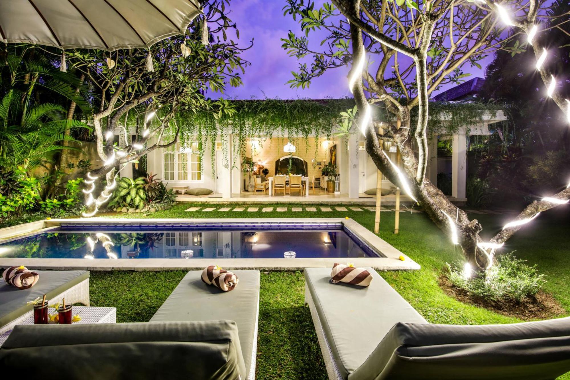 Villa Lodek Deluxe Seminyak Exteriör bild