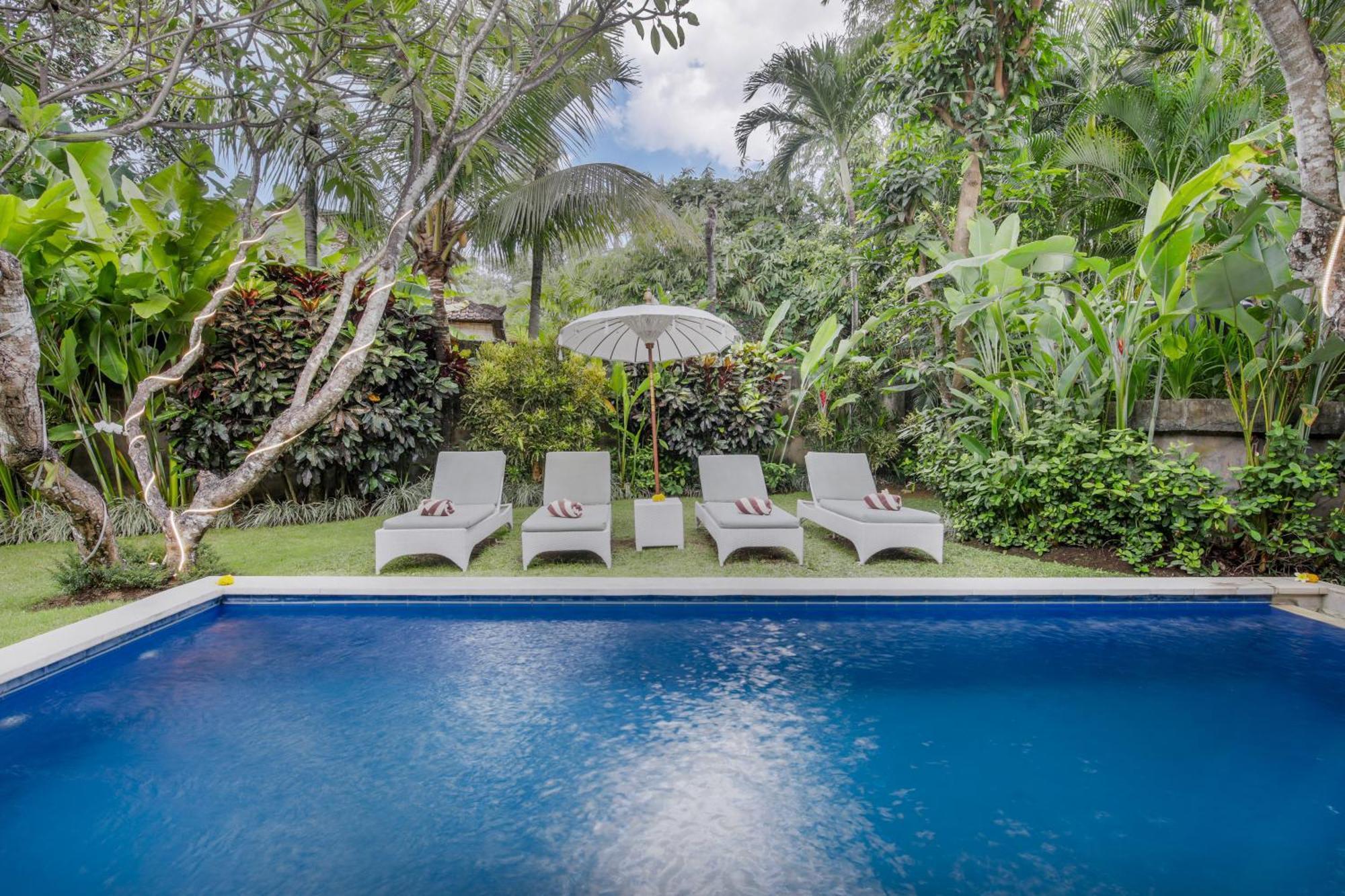 Villa Lodek Deluxe Seminyak Exteriör bild