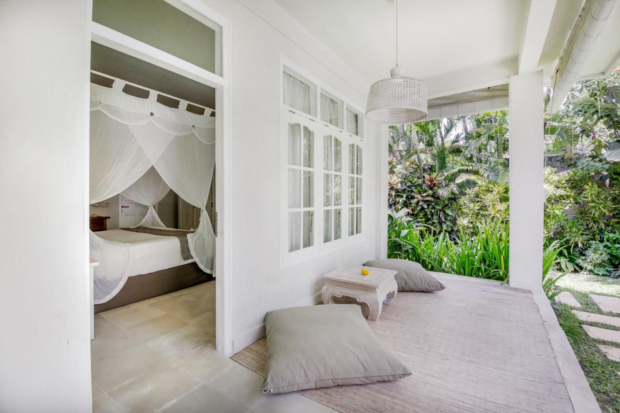 Villa Lodek Deluxe Seminyak Exteriör bild