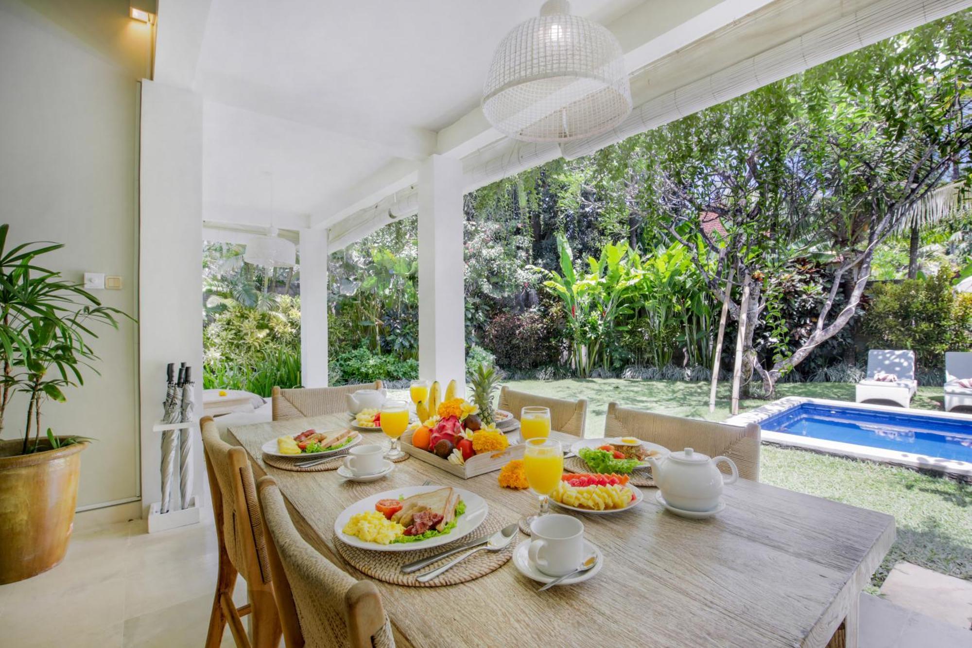 Villa Lodek Deluxe Seminyak Exteriör bild