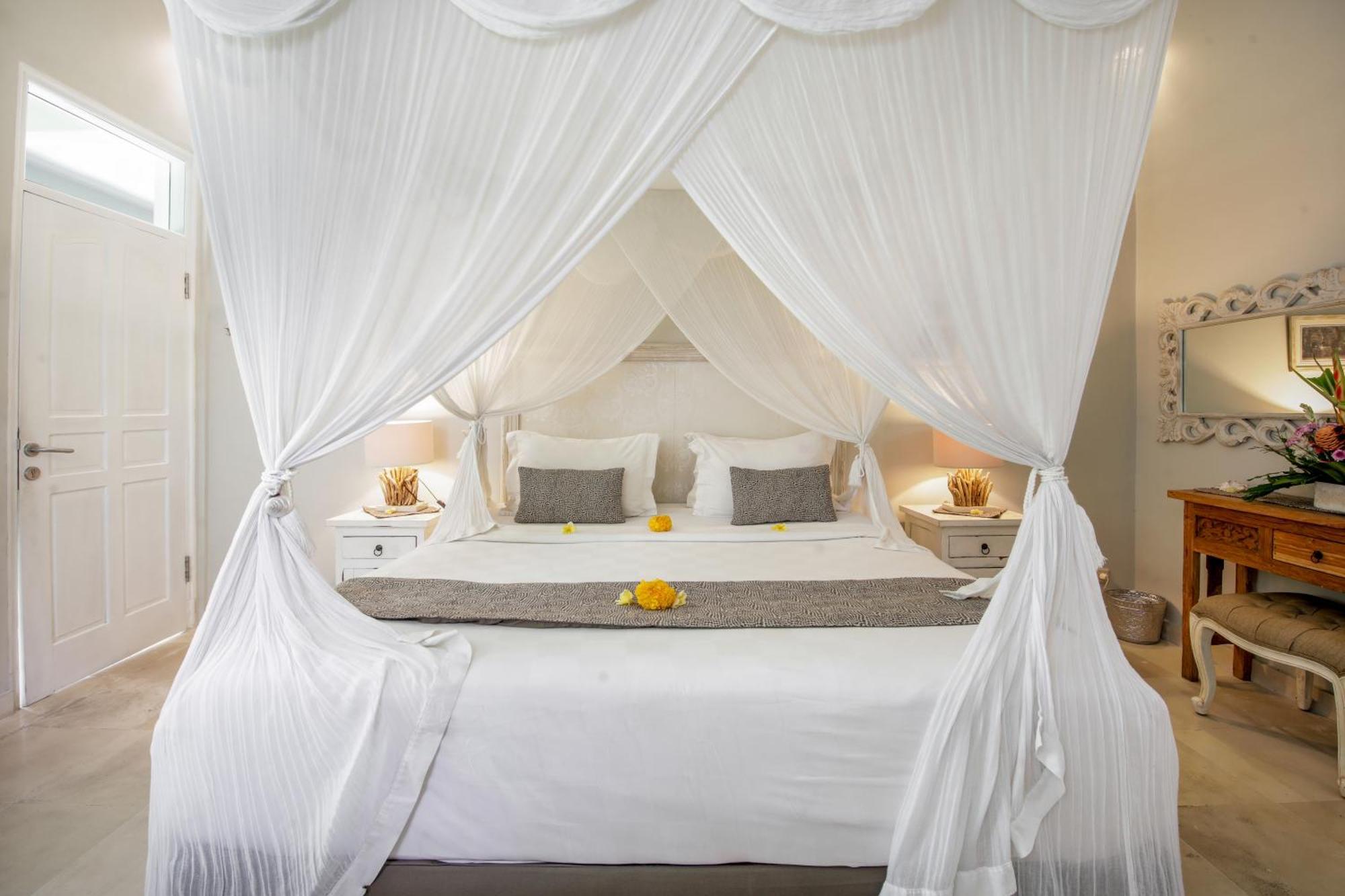 Villa Lodek Deluxe Seminyak Exteriör bild