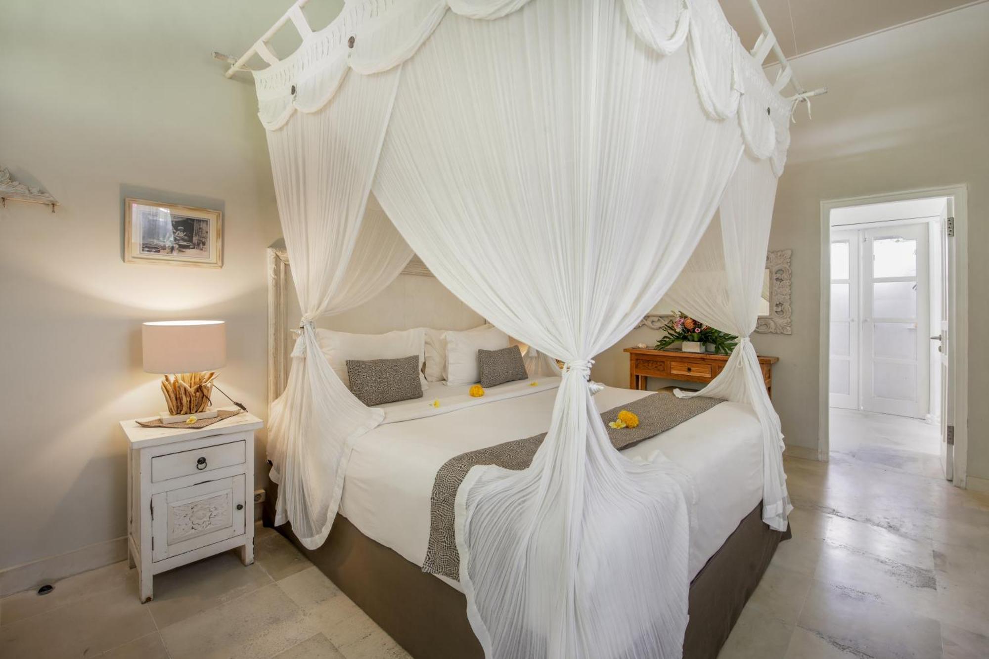 Villa Lodek Deluxe Seminyak Exteriör bild