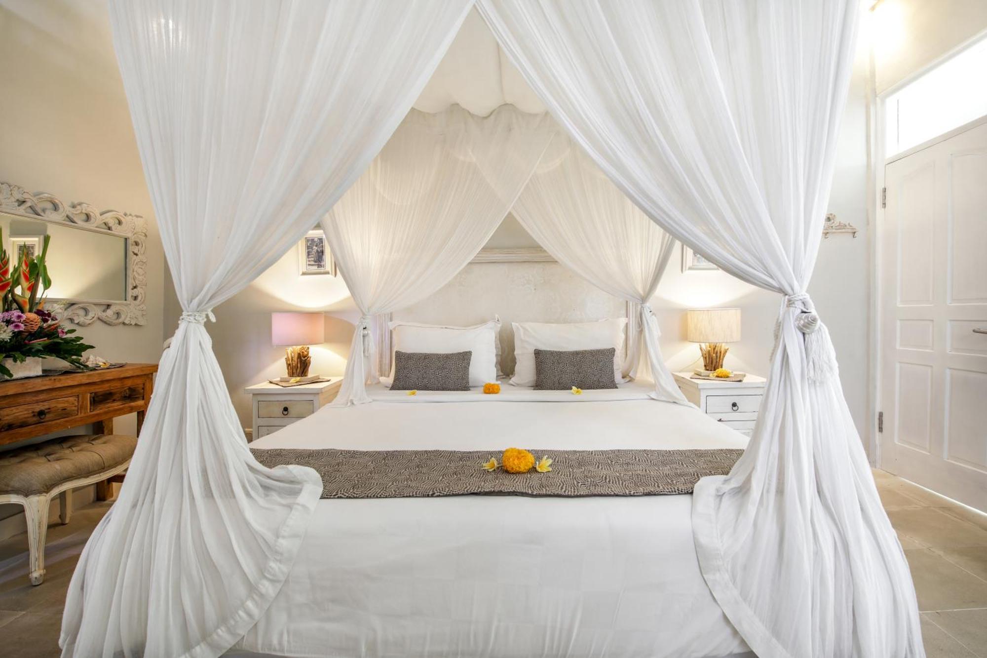 Villa Lodek Deluxe Seminyak Exteriör bild